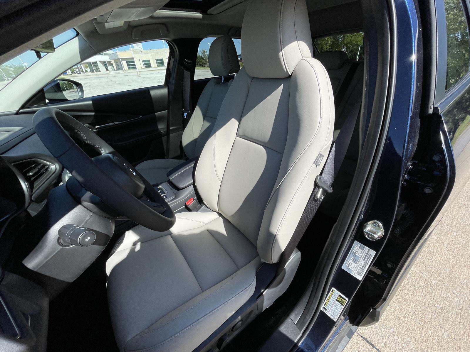 Vehicle photo 18