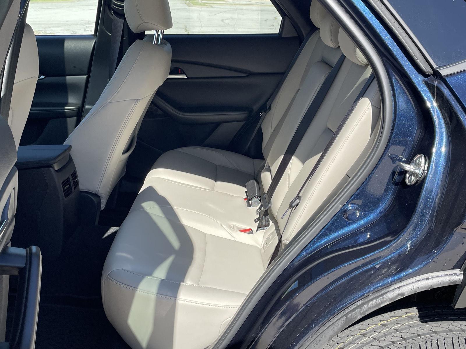 Vehicle photo 20