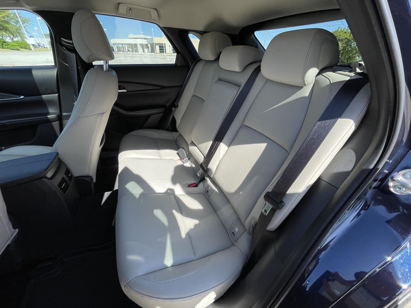 Vehicle photo 21