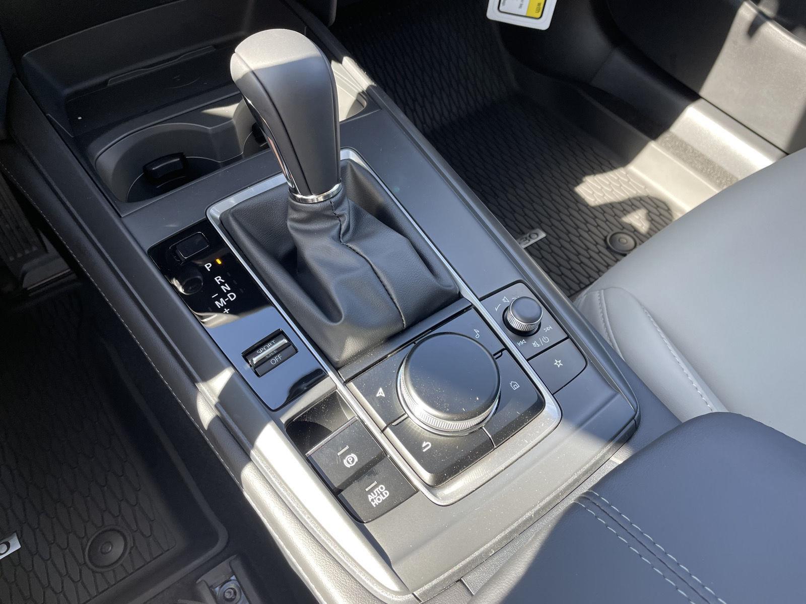 Vehicle photo 22