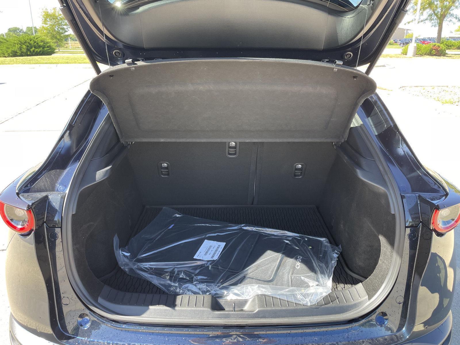 Vehicle photo 37
