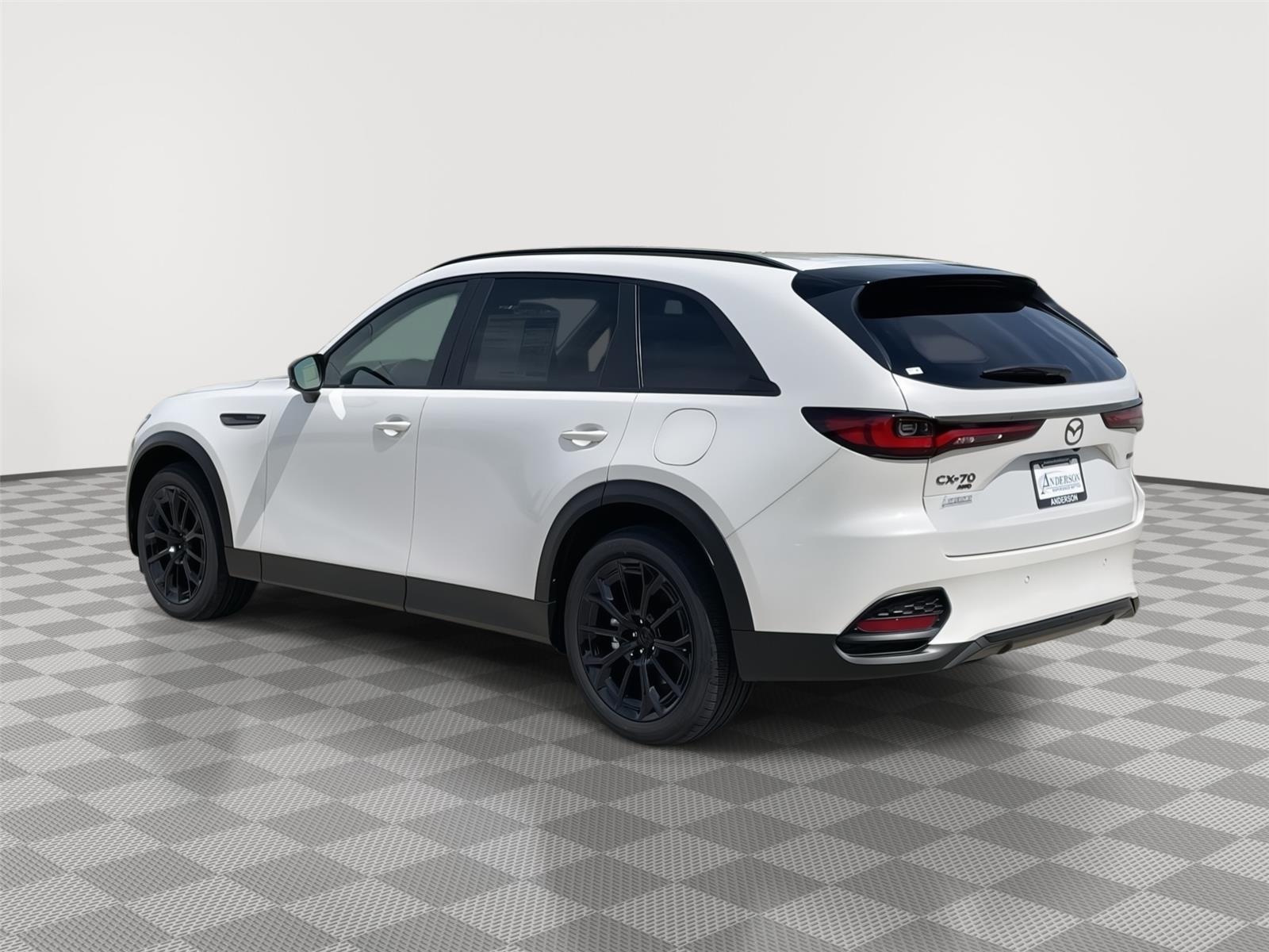 Vehicle photo 9
