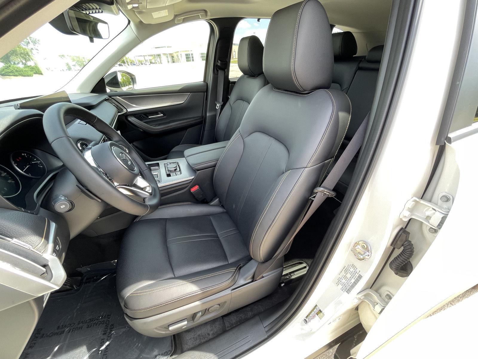 Vehicle photo 18