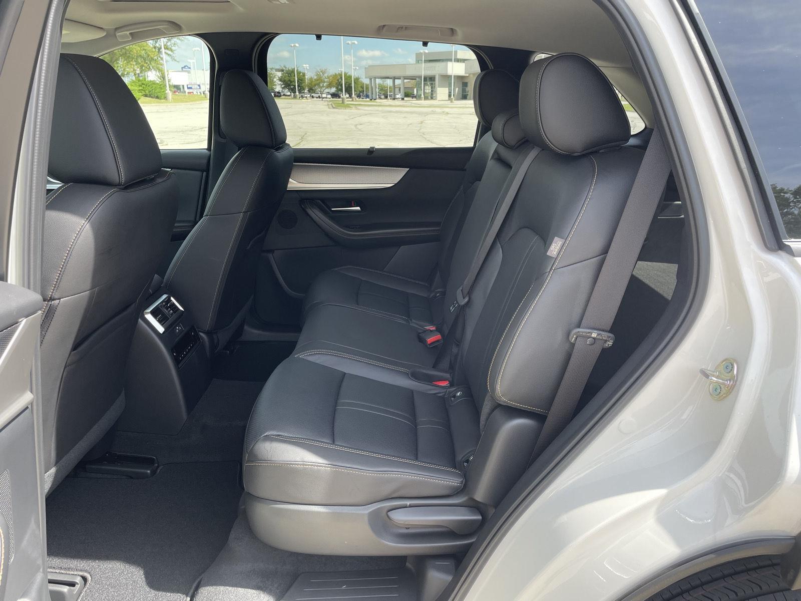 Vehicle photo 20