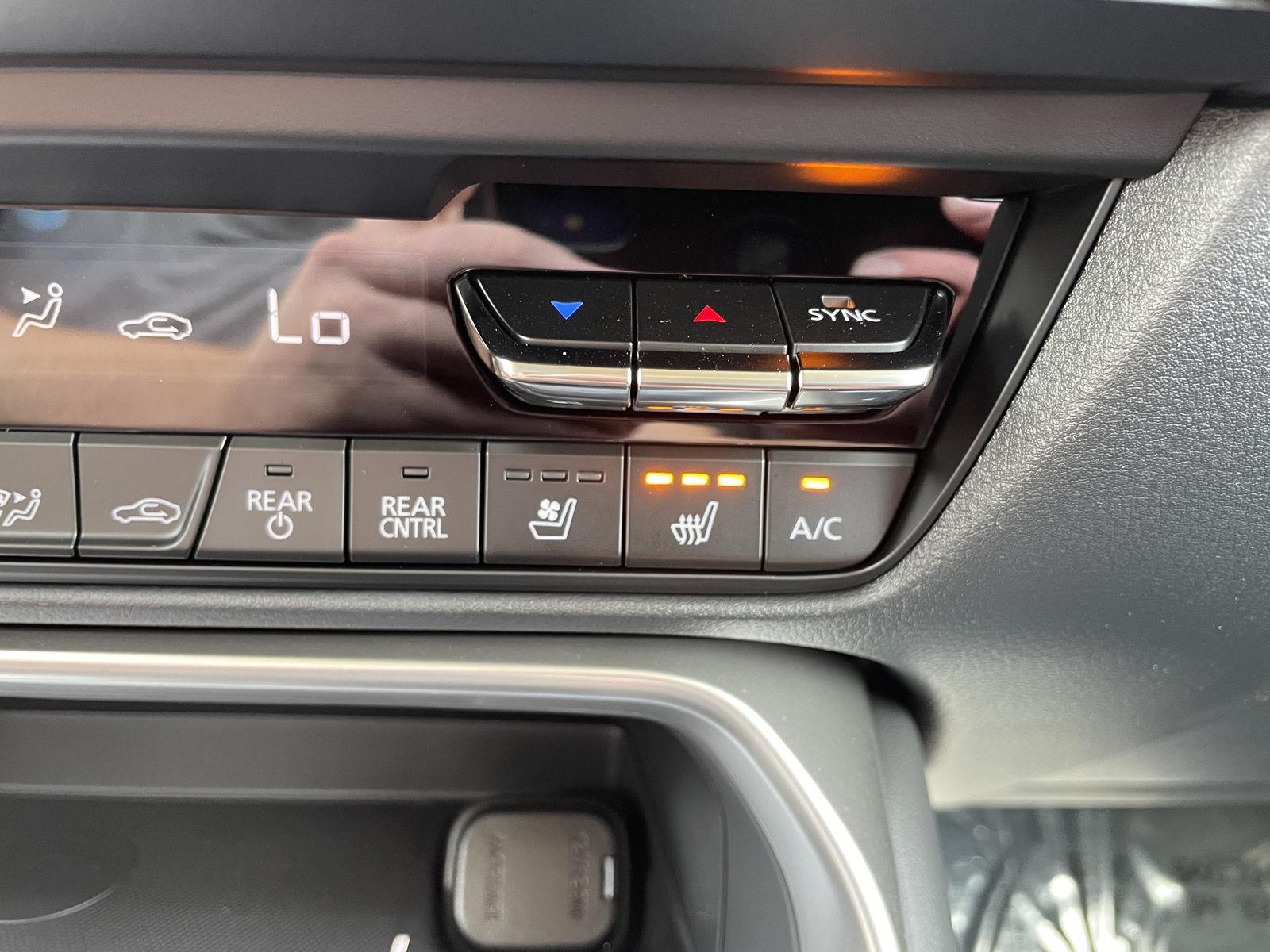 Vehicle photo 34