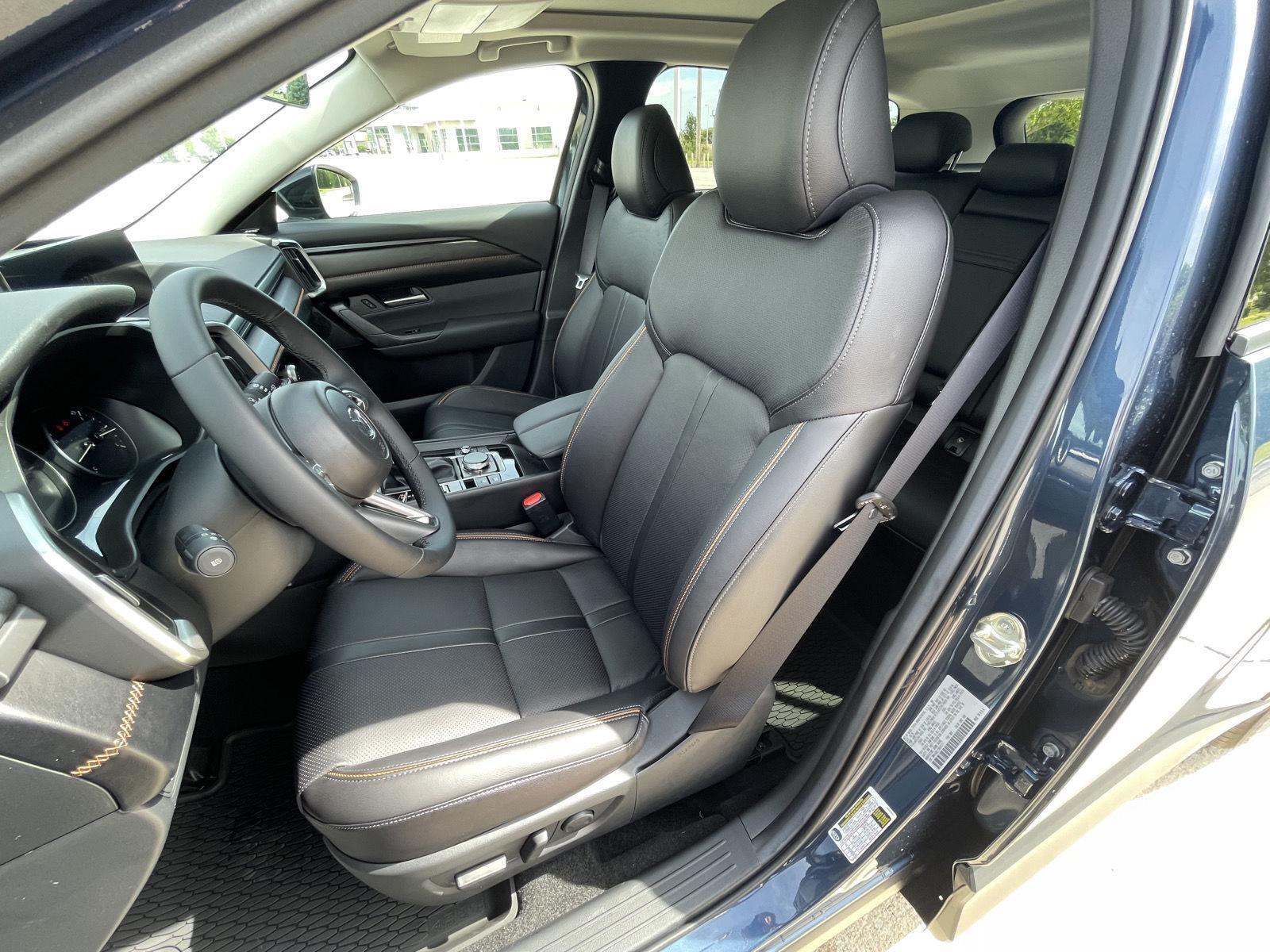 Vehicle photo 18