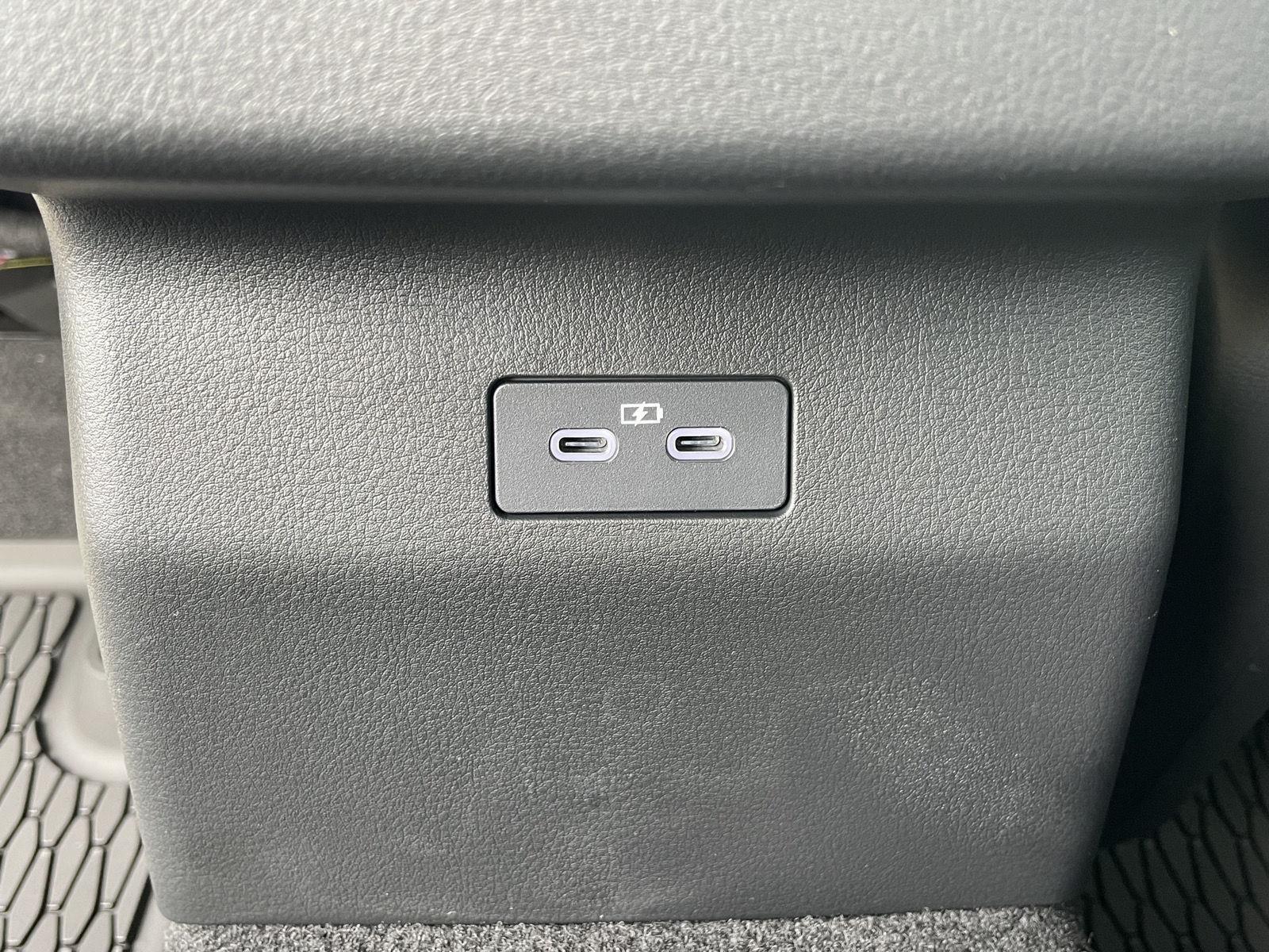 Vehicle photo 22