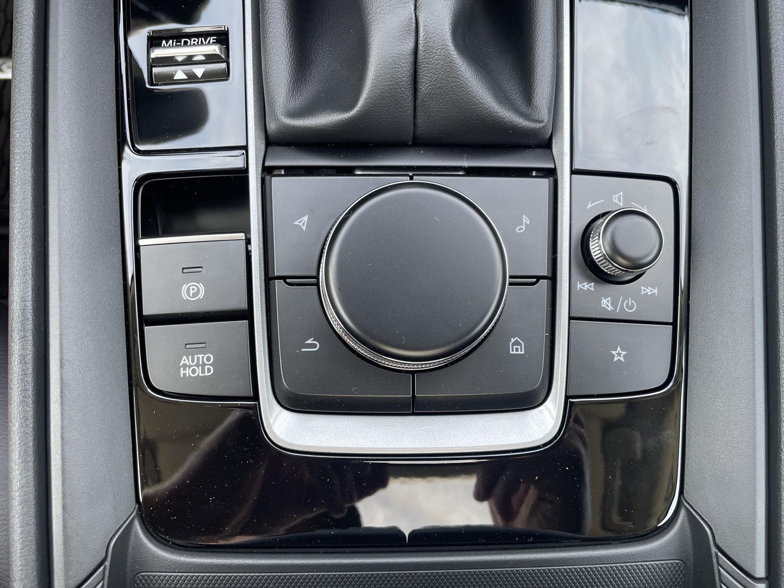 Vehicle photo 25
