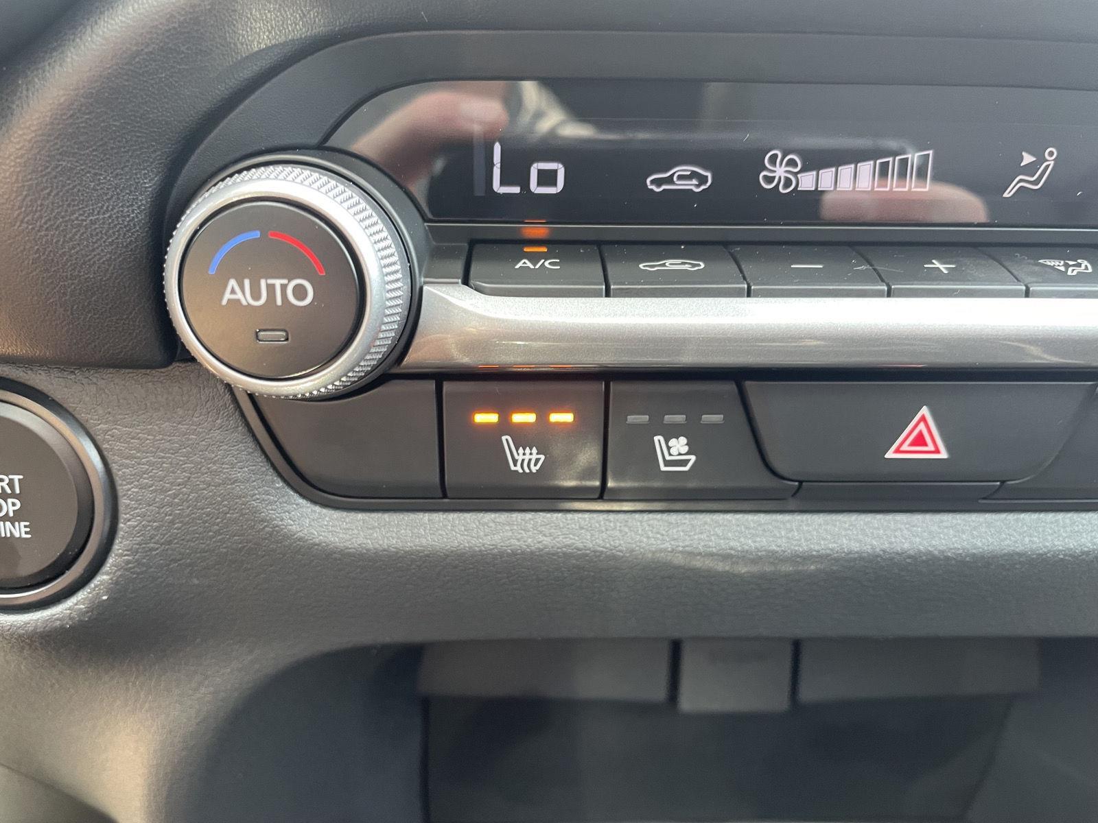 Vehicle photo 30