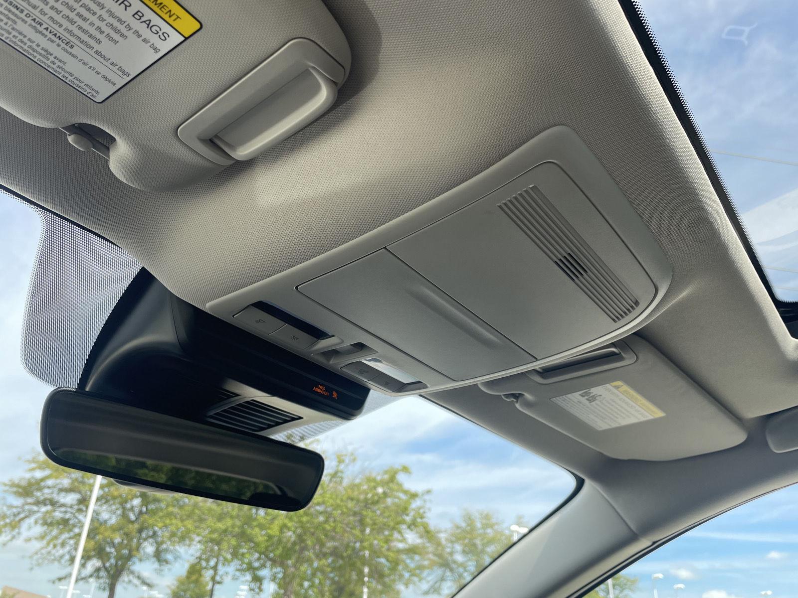 Vehicle photo 34