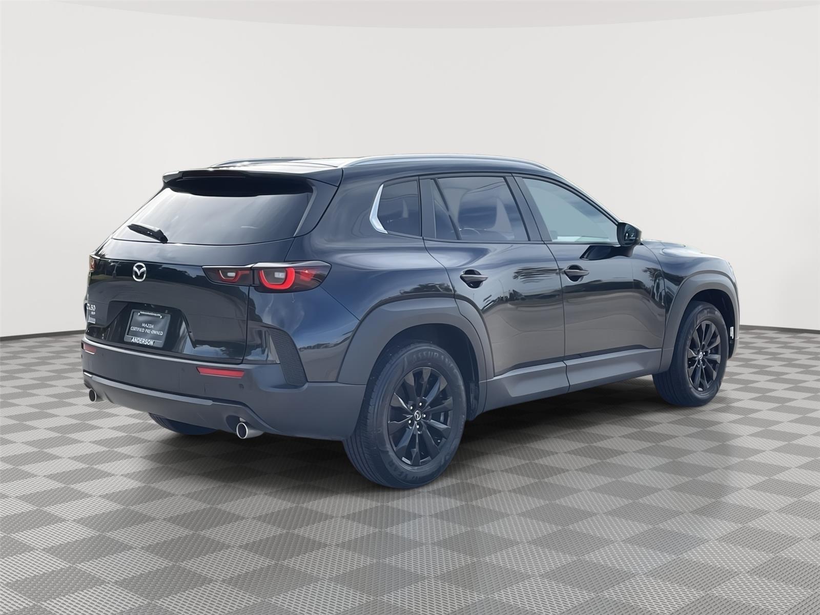 Vehicle photo 7