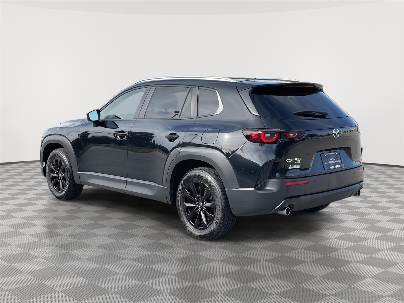 Vehicle photo 9