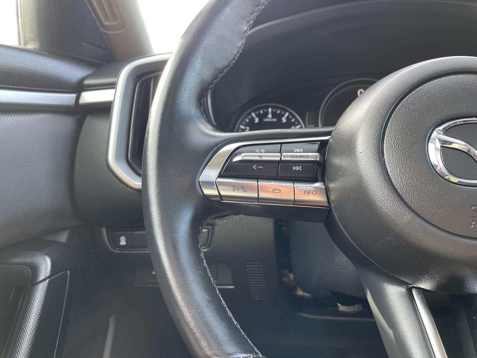 Vehicle photo 12