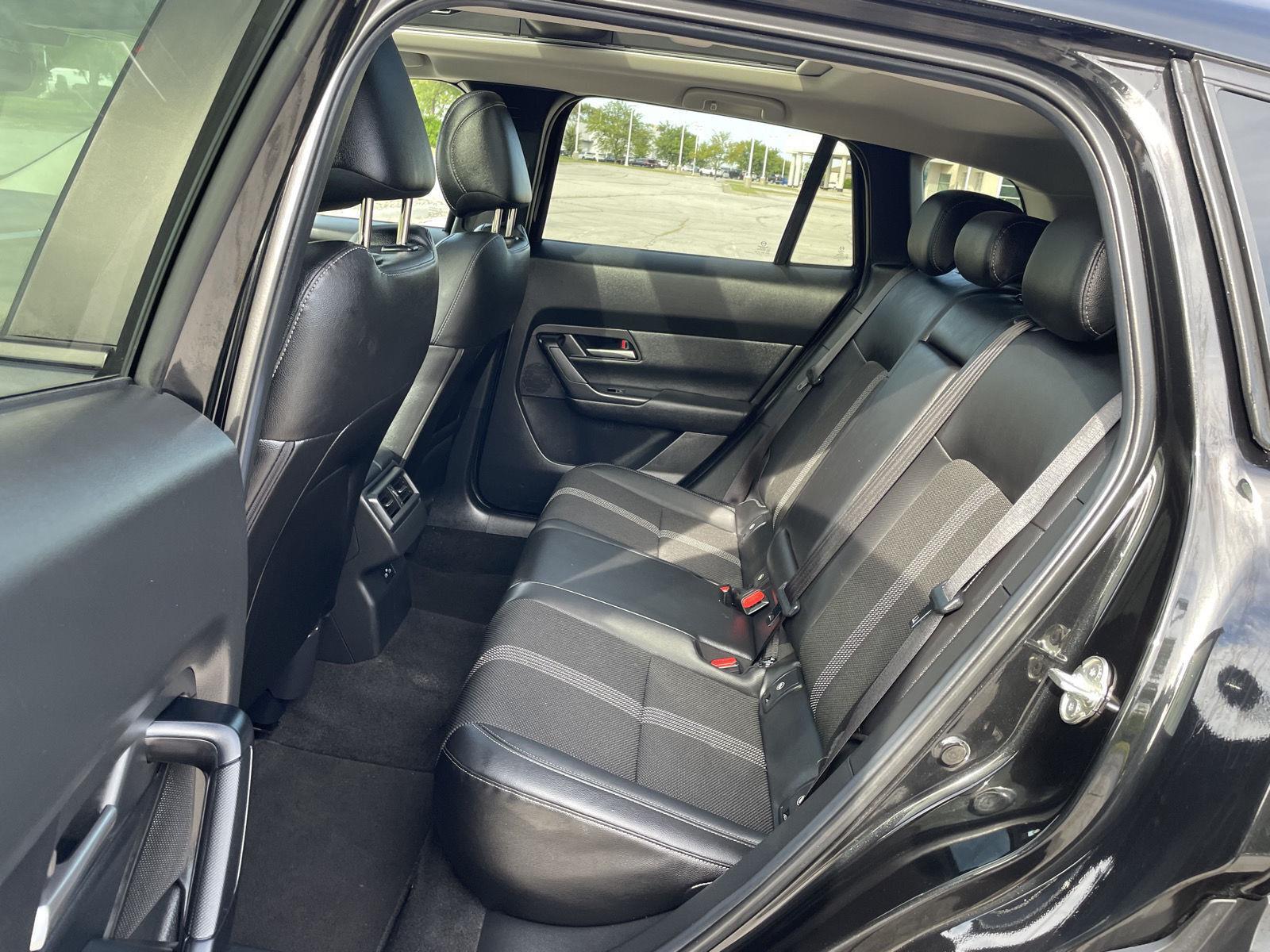 Vehicle photo 18