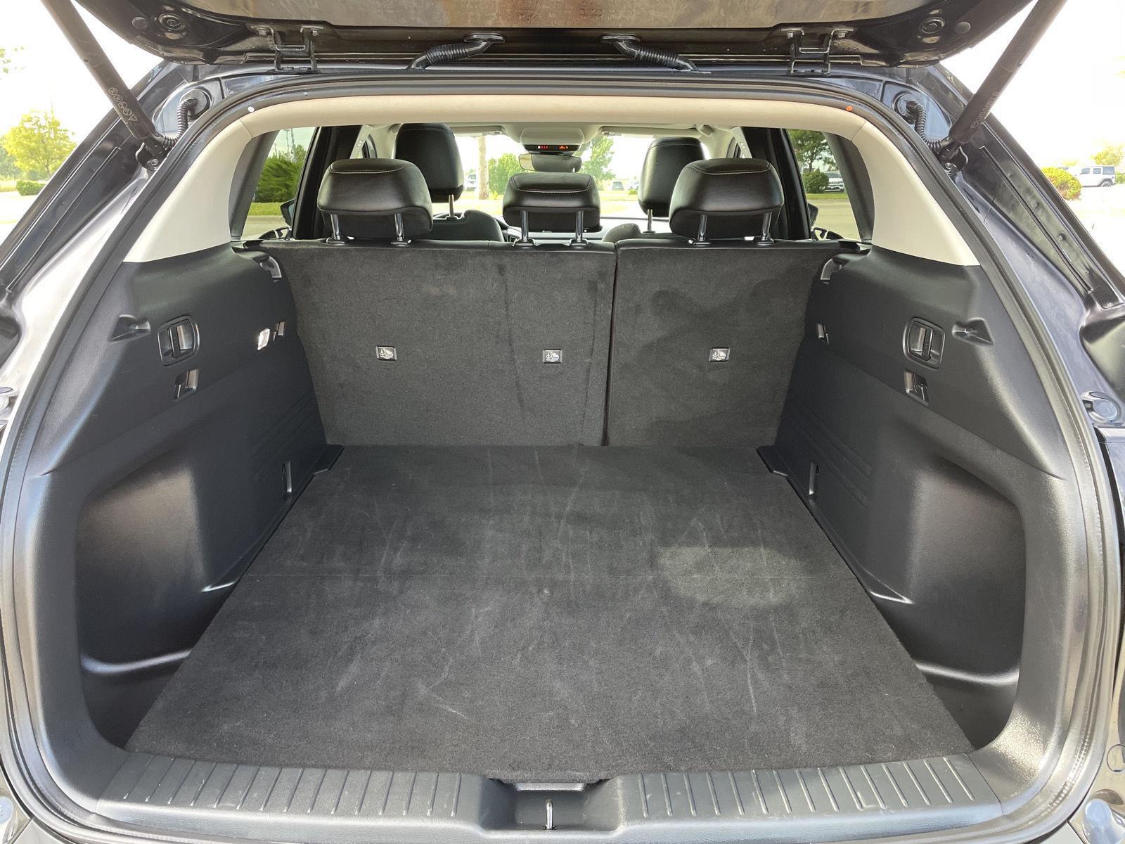 Vehicle photo 33