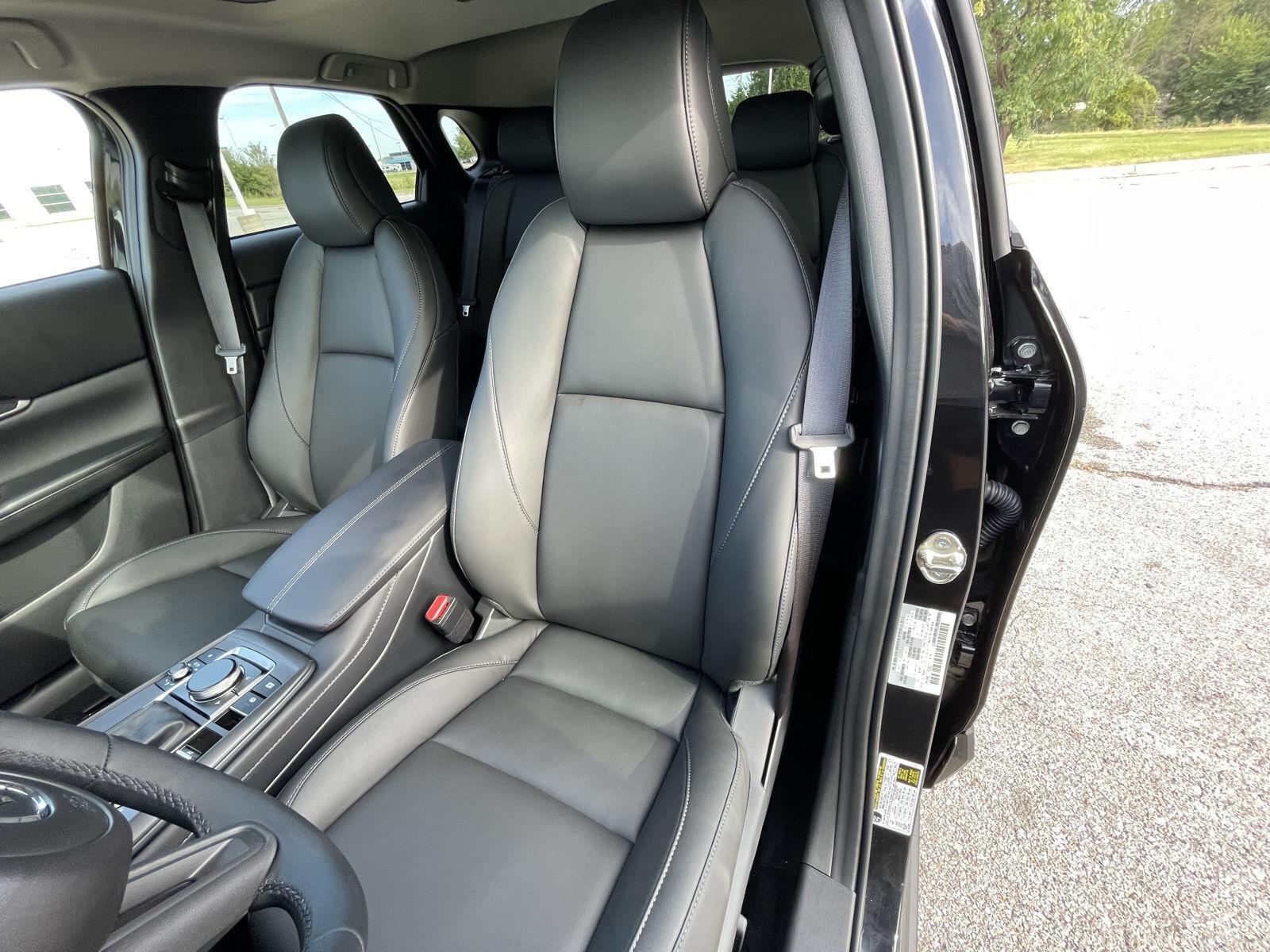 Vehicle photo 17