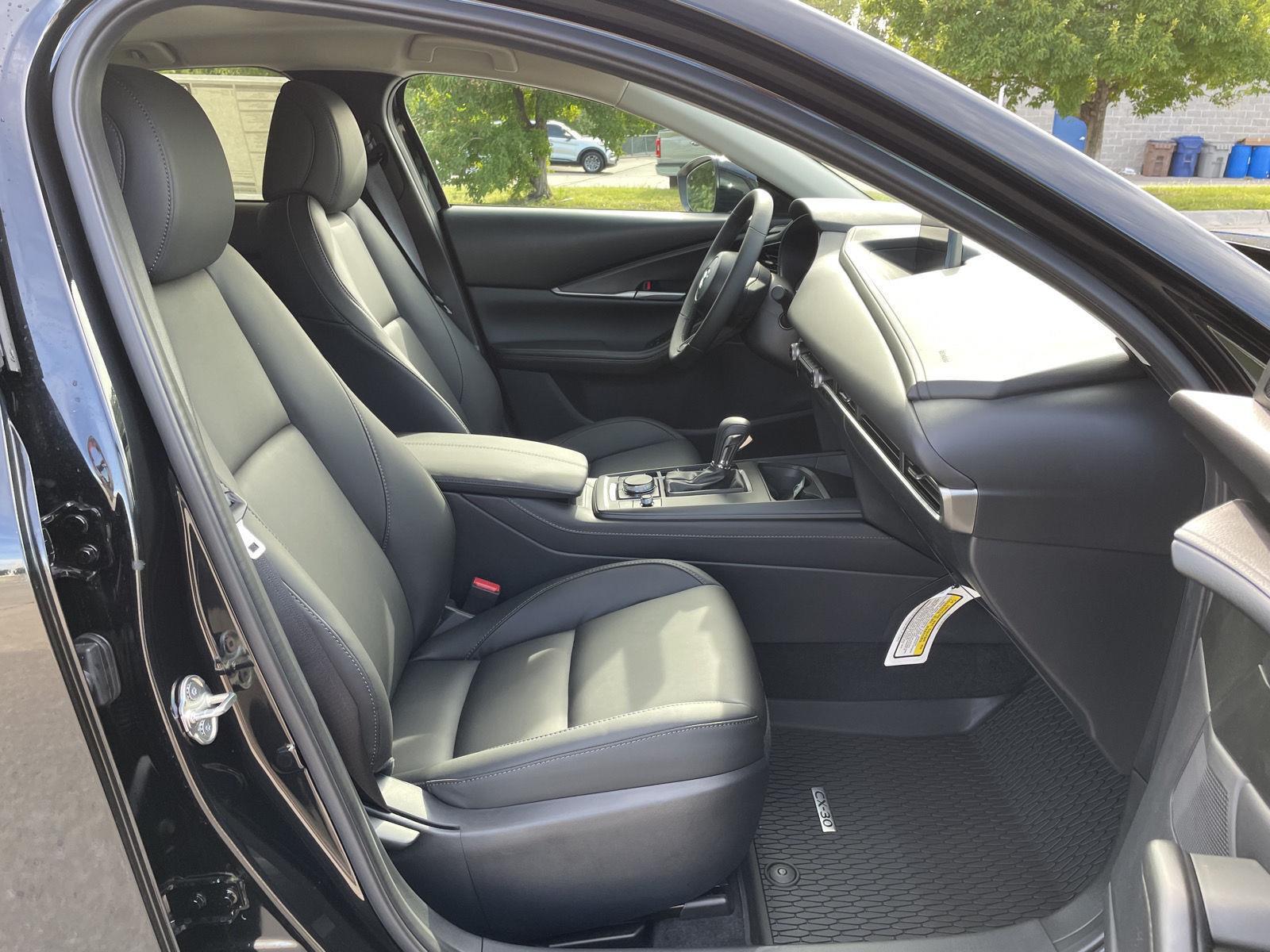 Vehicle photo 18