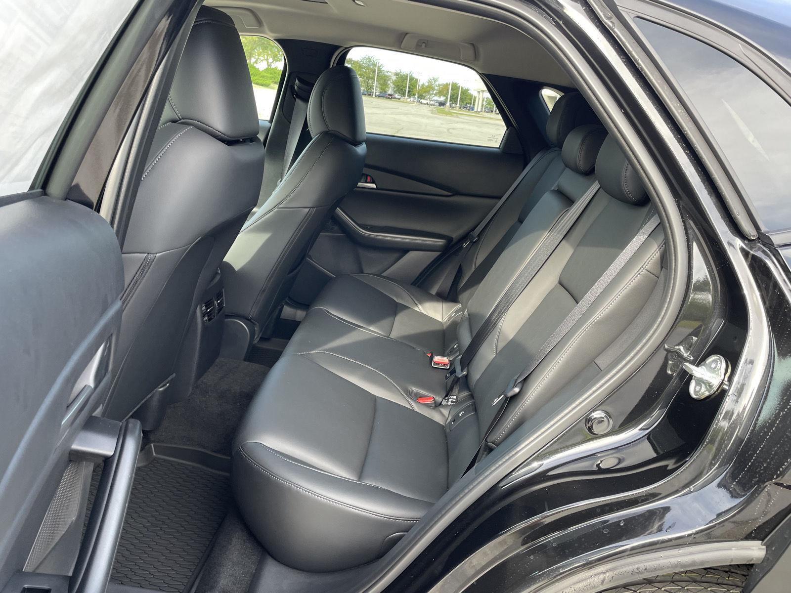 Vehicle photo 19