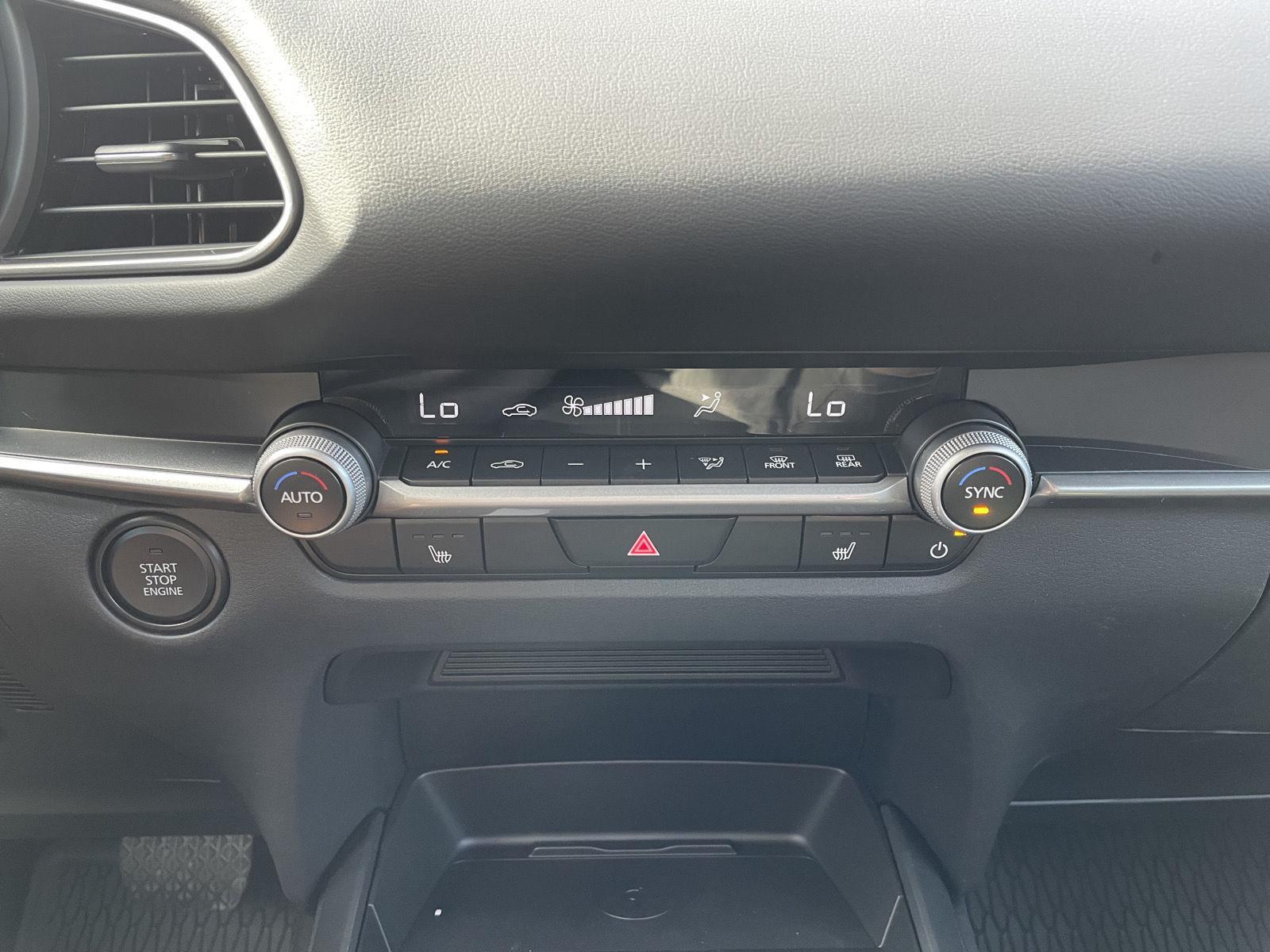 Vehicle photo 24