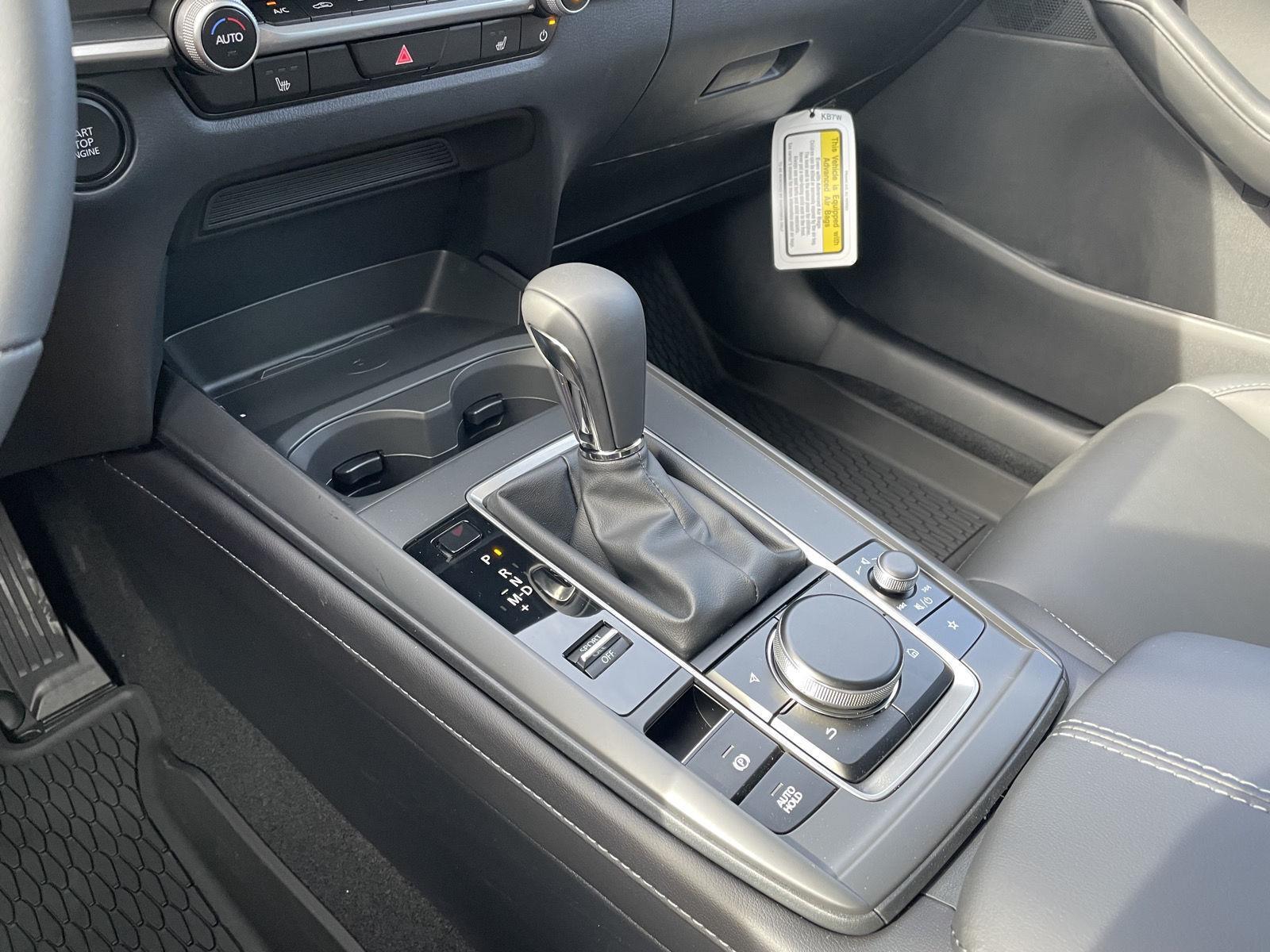 Vehicle photo 28