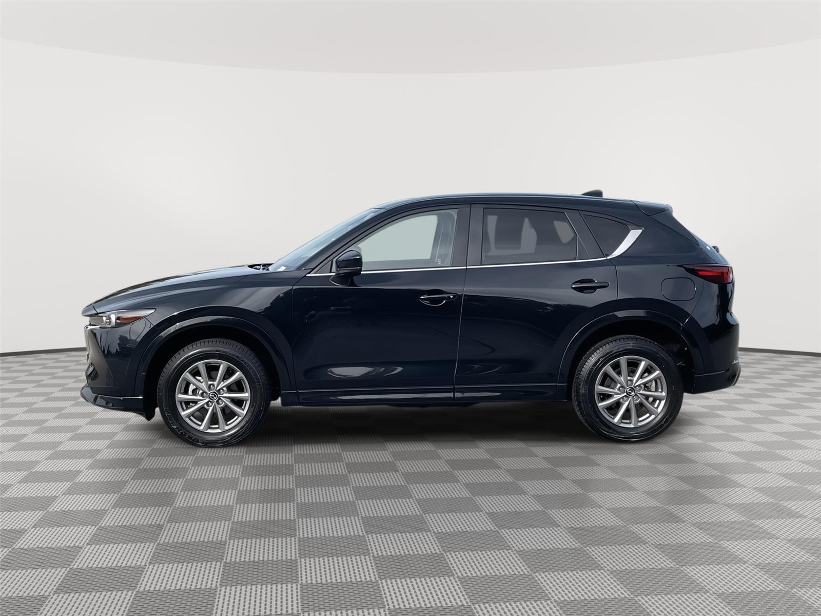 Vehicle photo 2