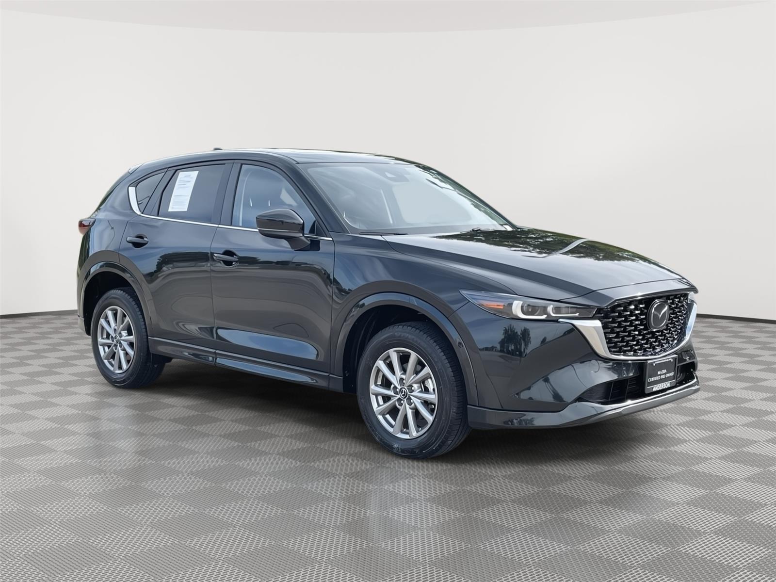 Vehicle photo 5
