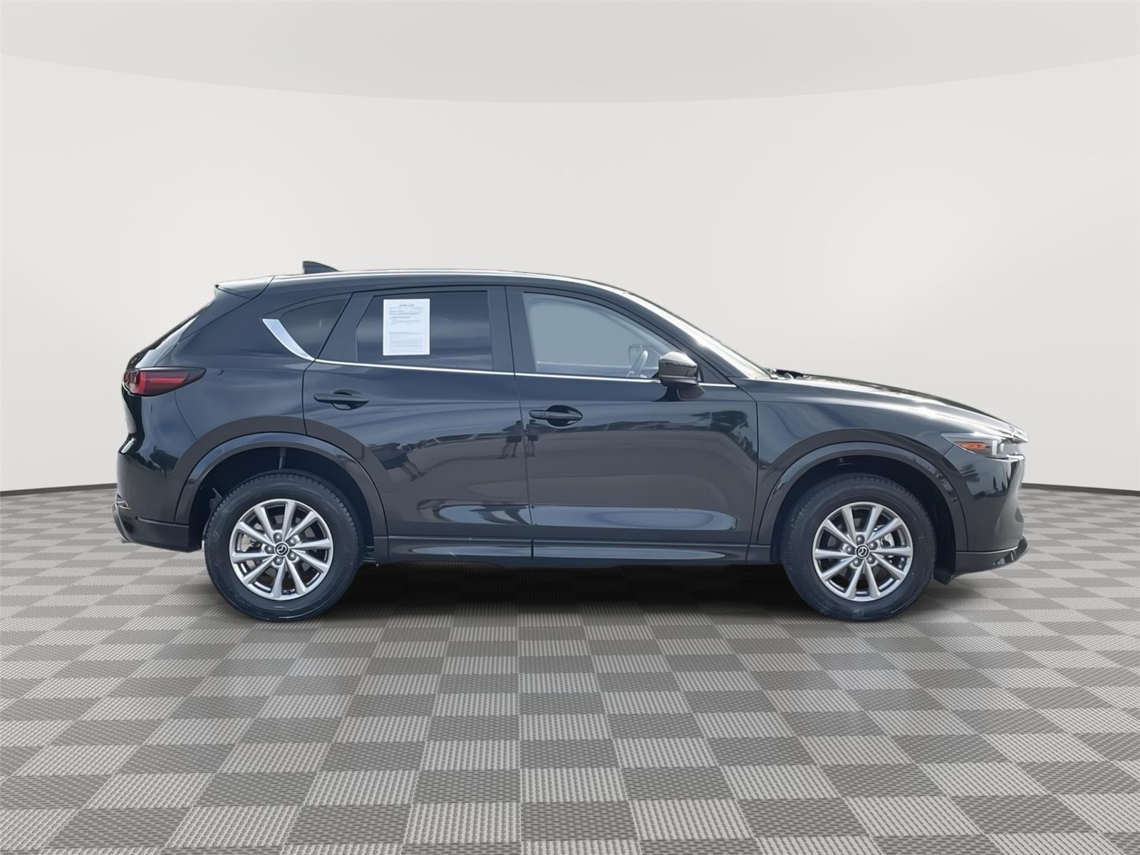 Vehicle photo 6