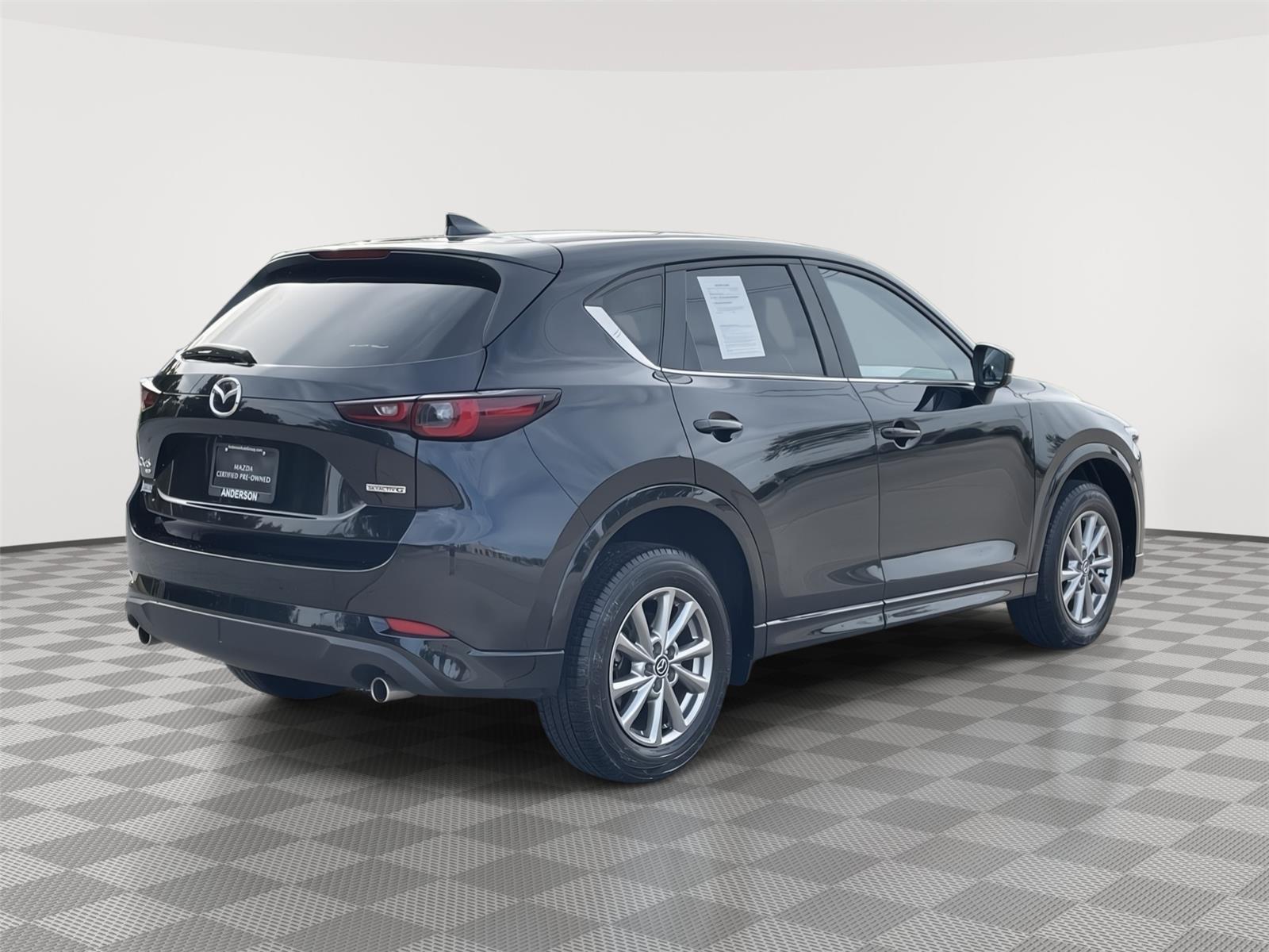 Vehicle photo 7