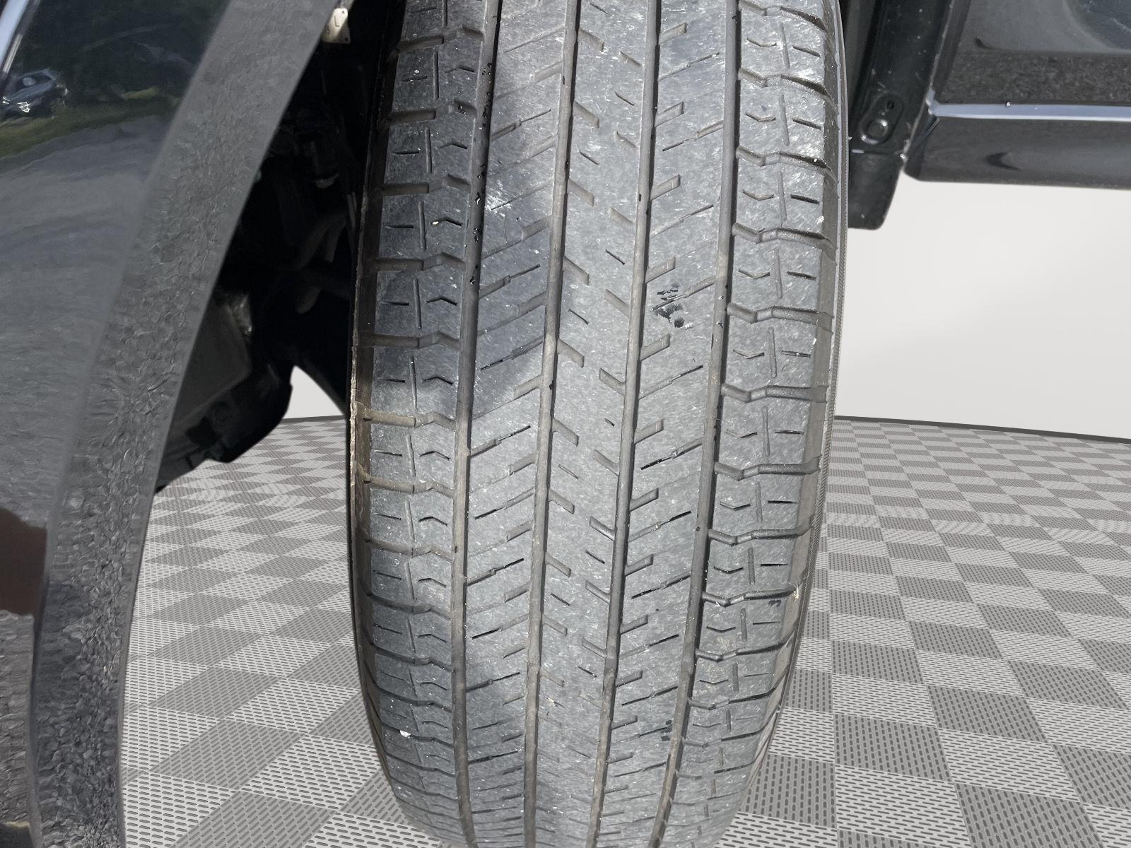 Vehicle photo 11