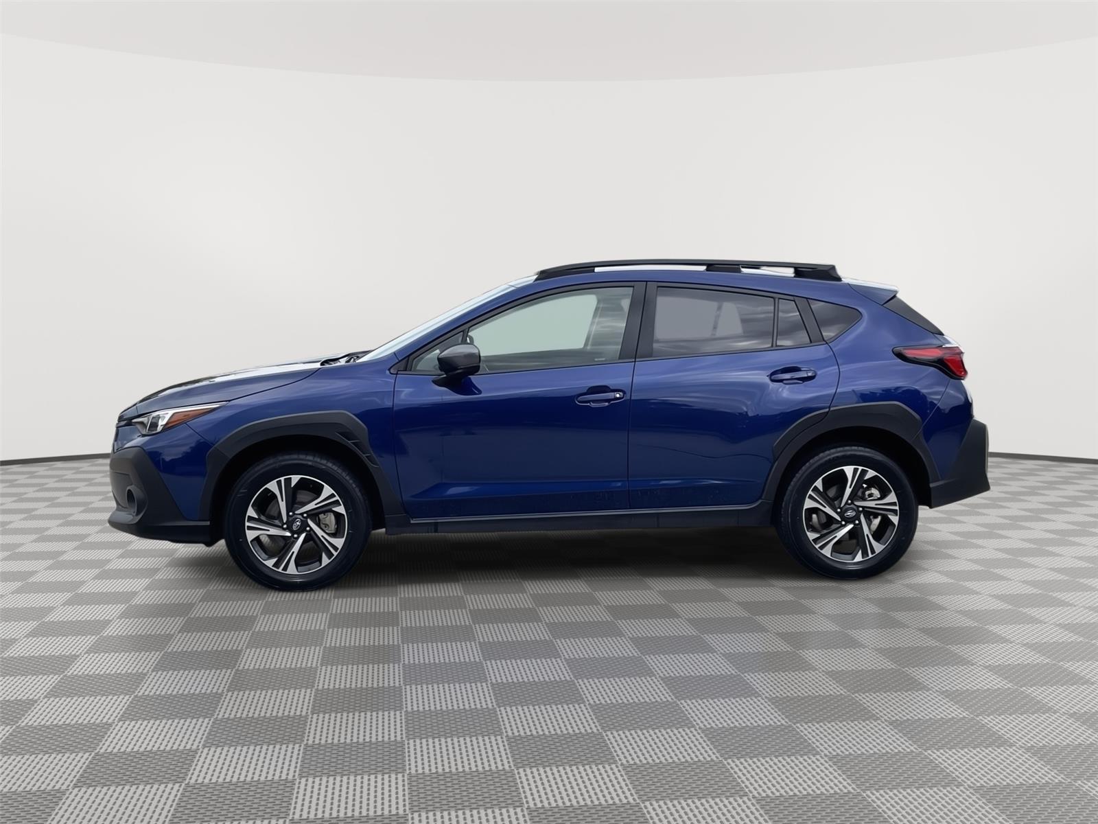 Vehicle photo 2