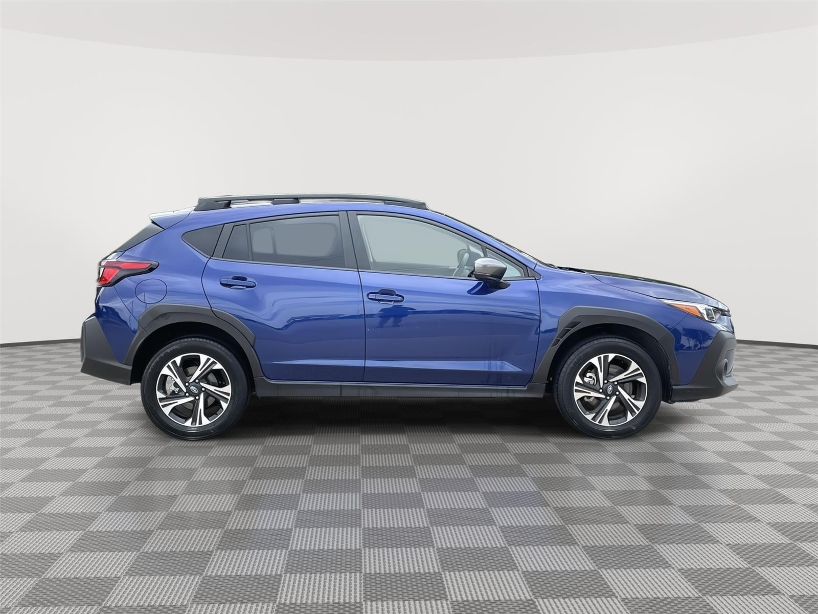 Vehicle photo 6