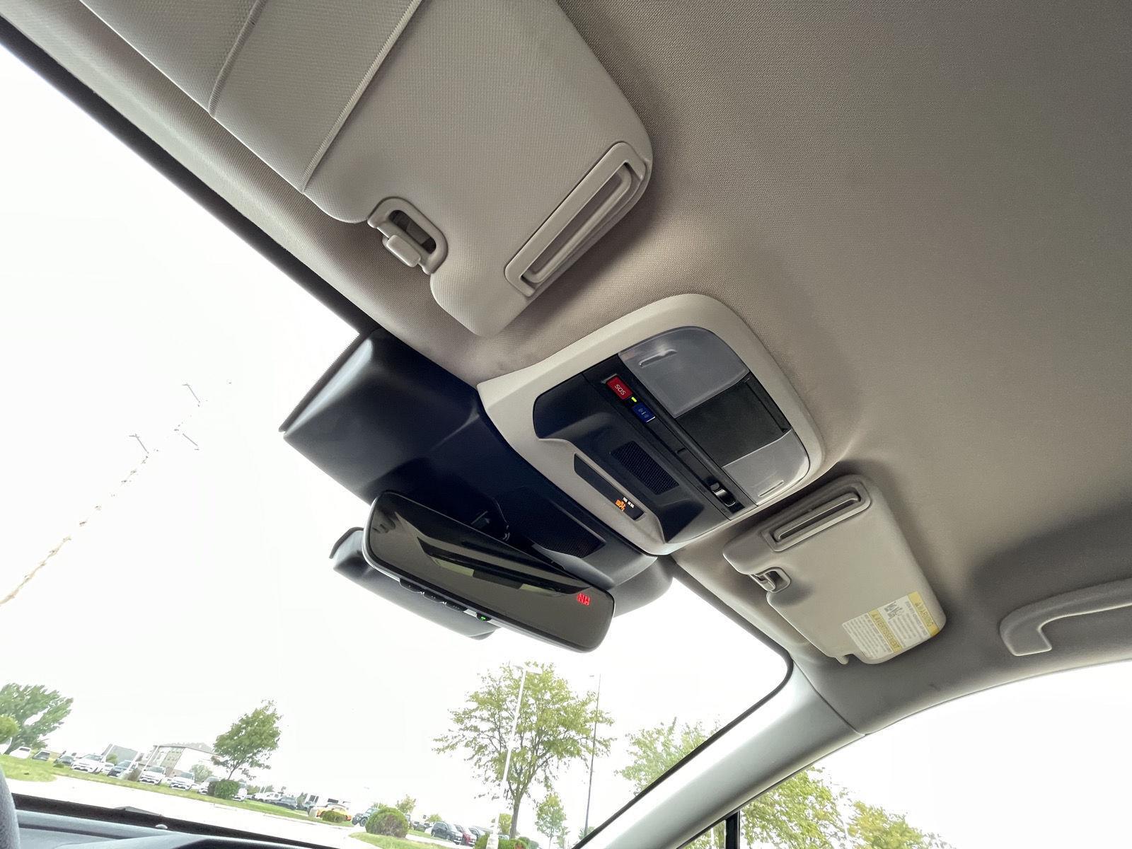 Vehicle photo 20
