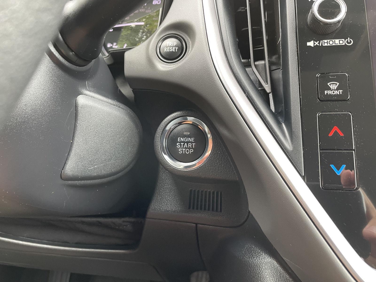 Vehicle photo 23
