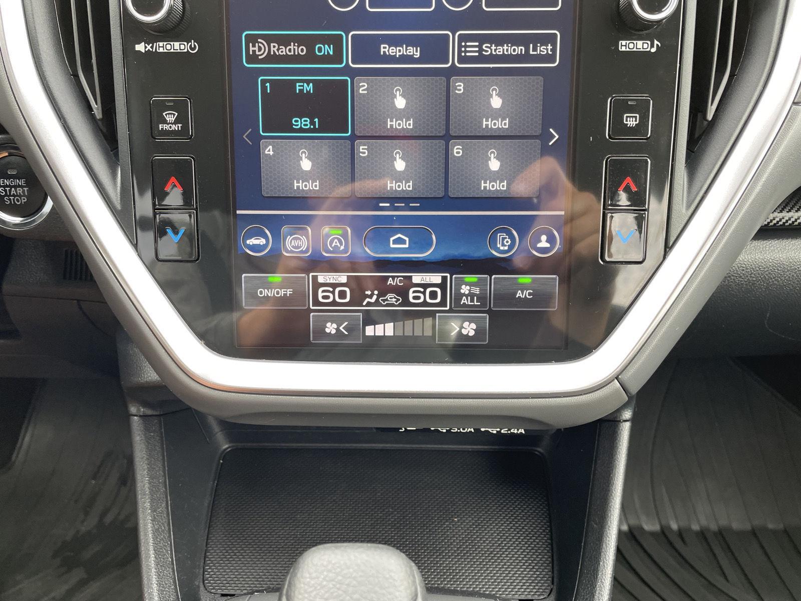 Vehicle photo 25