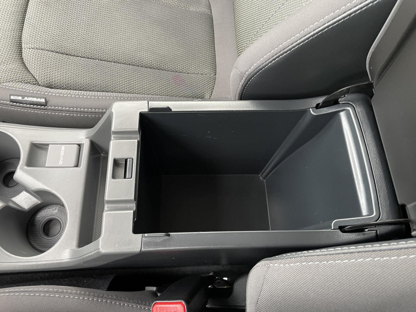 Vehicle photo 29
