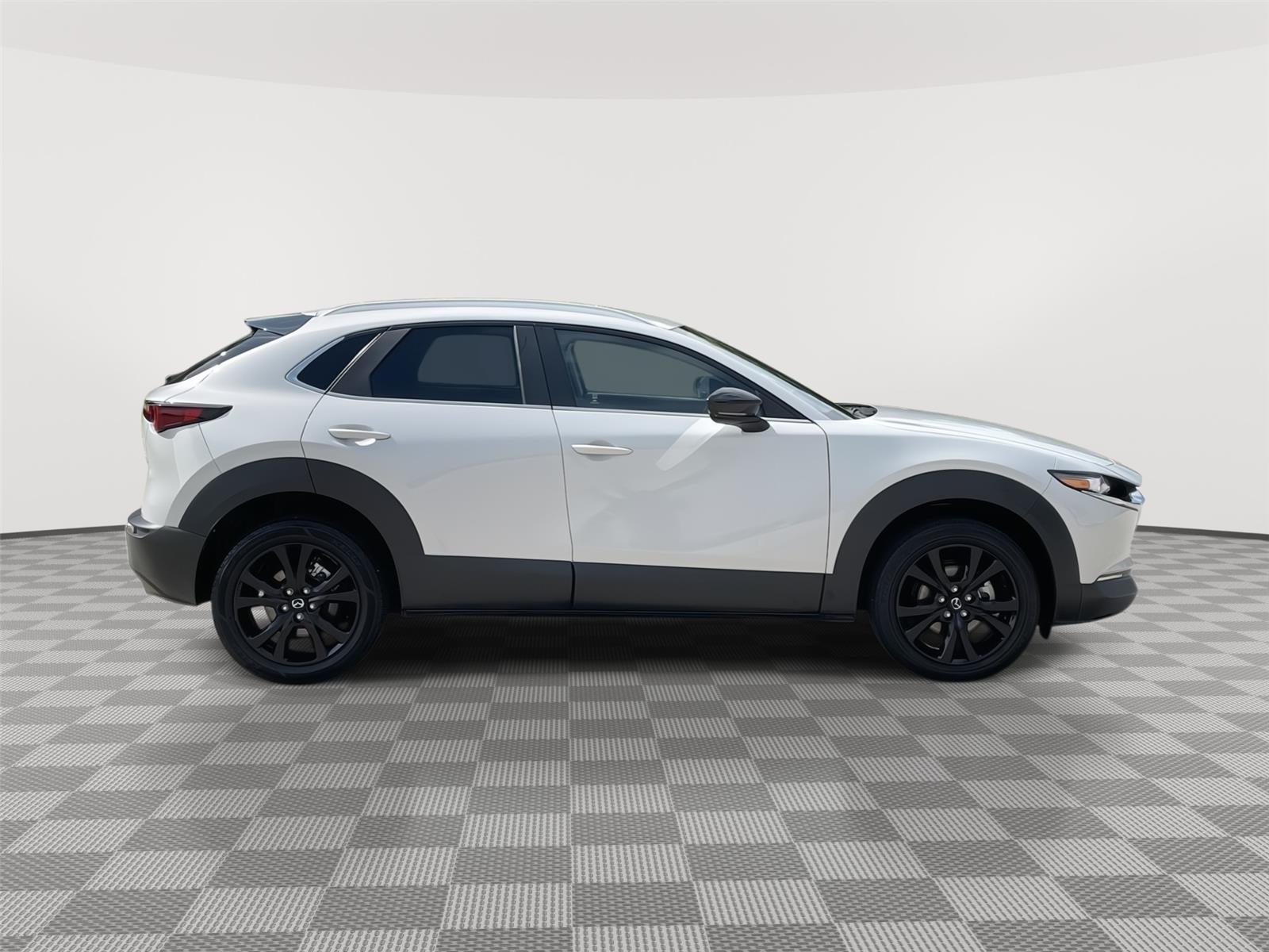 Vehicle photo 6
