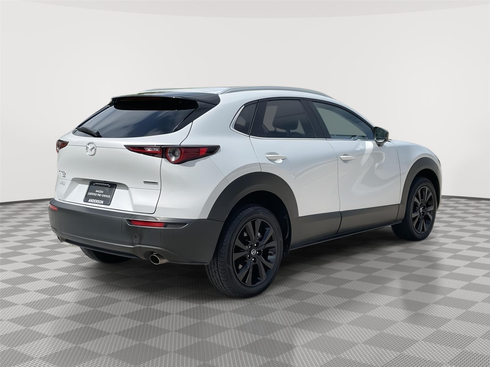 Vehicle photo 7