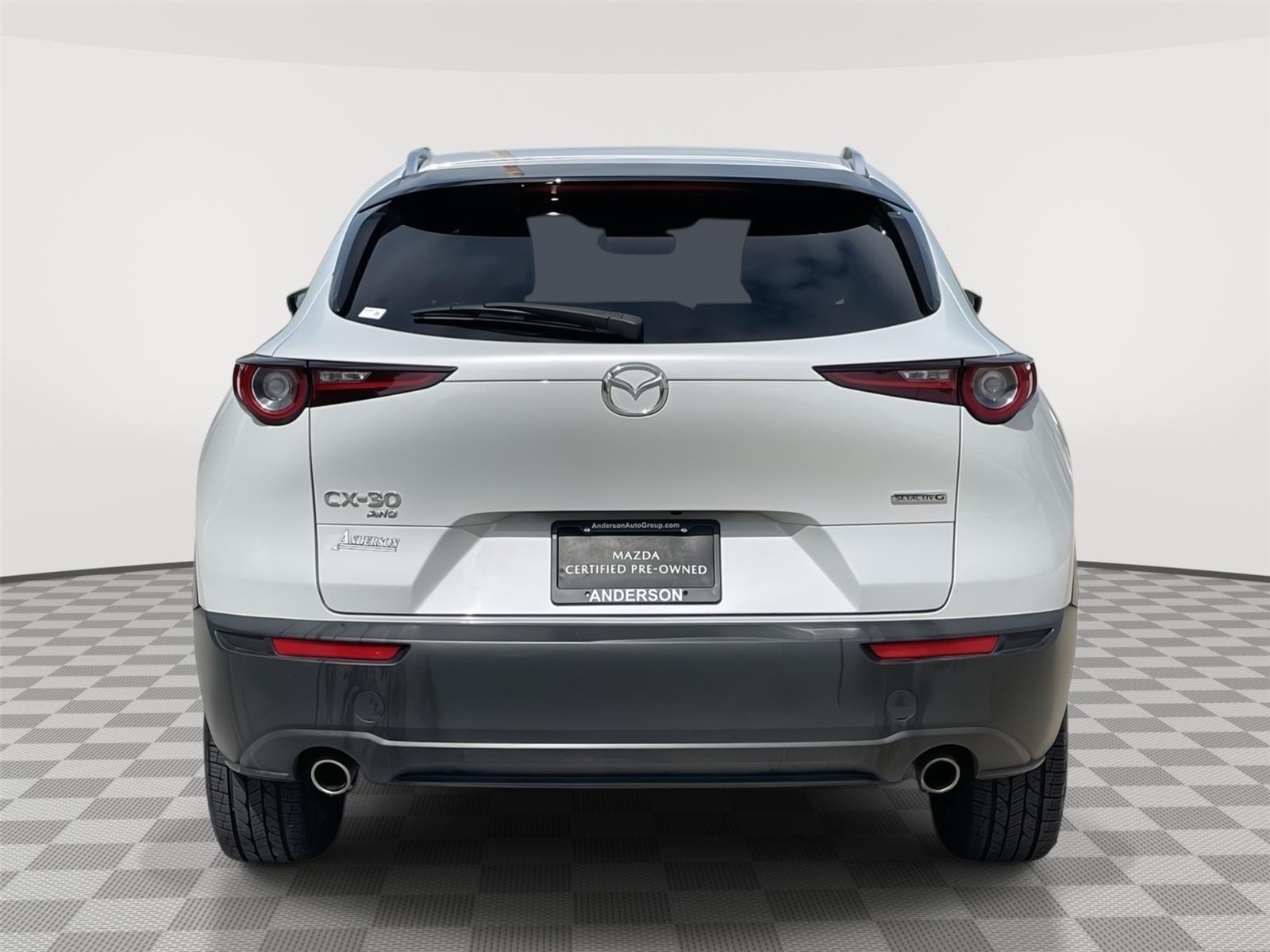 Vehicle photo 8