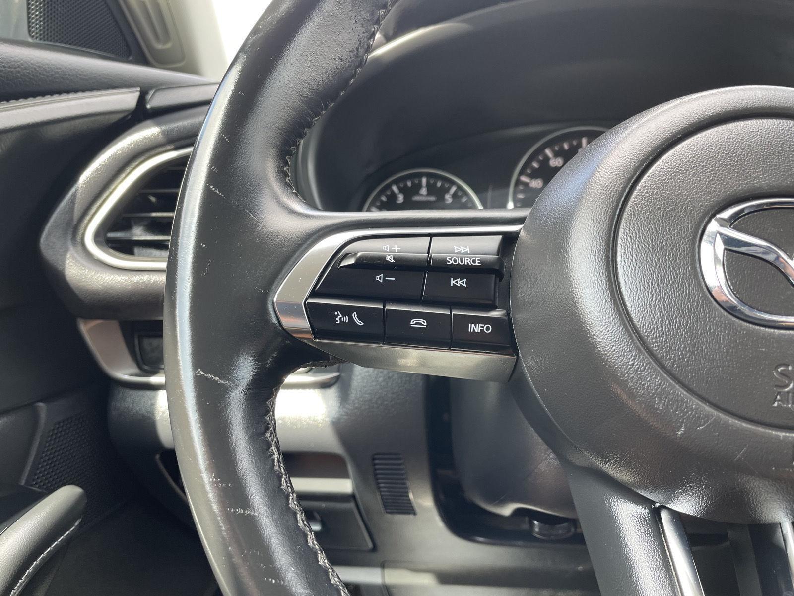 Vehicle photo 12