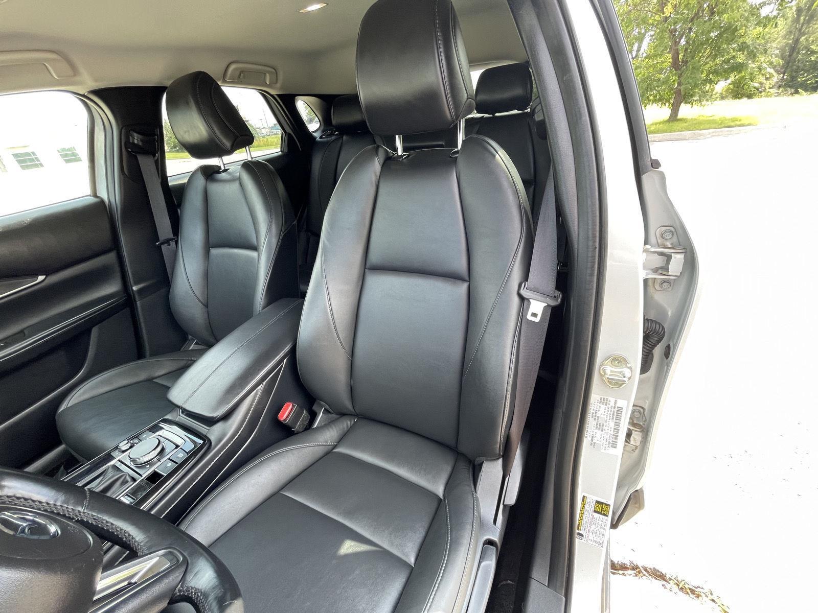 Vehicle photo 17