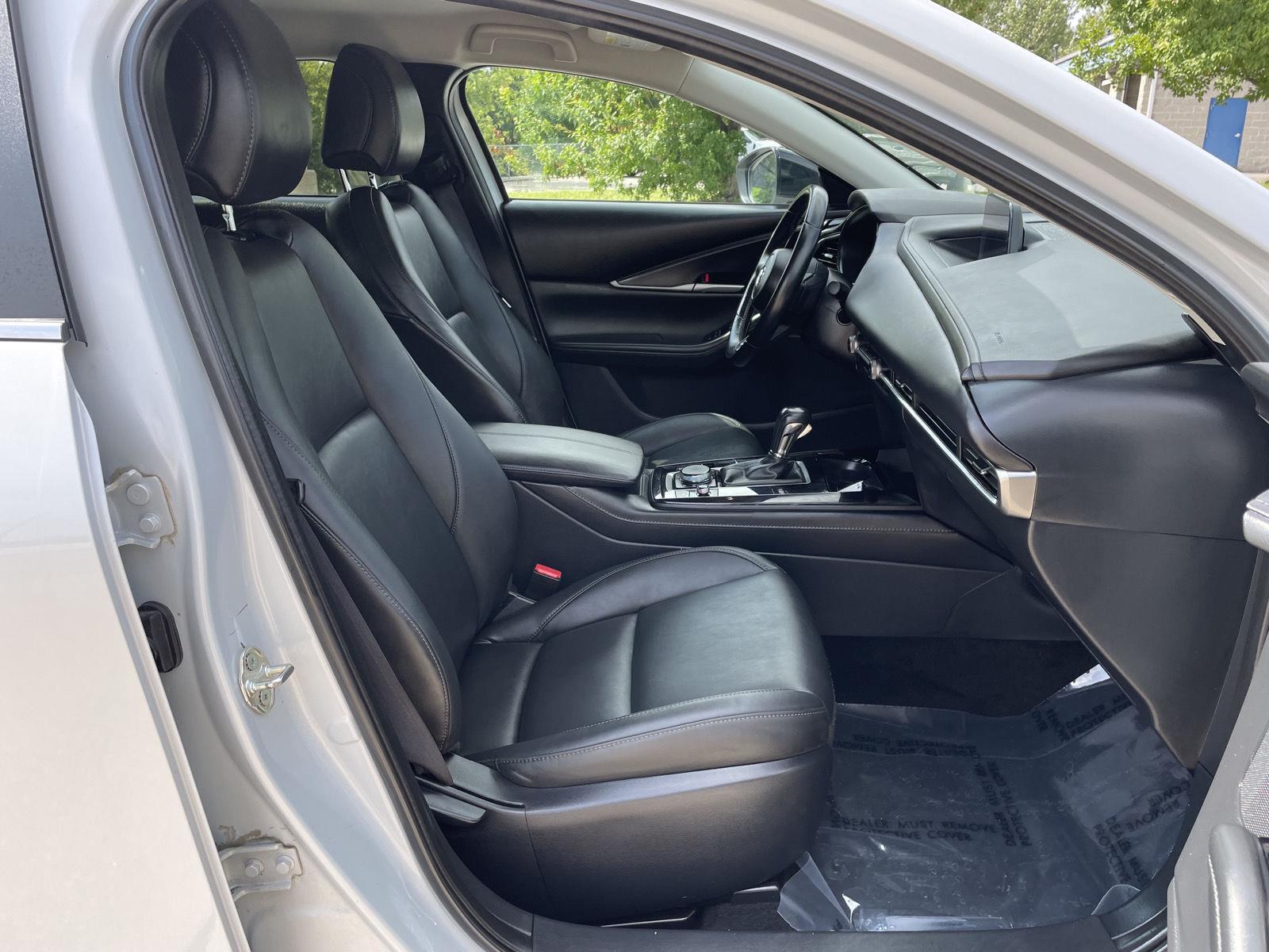 Vehicle photo 18