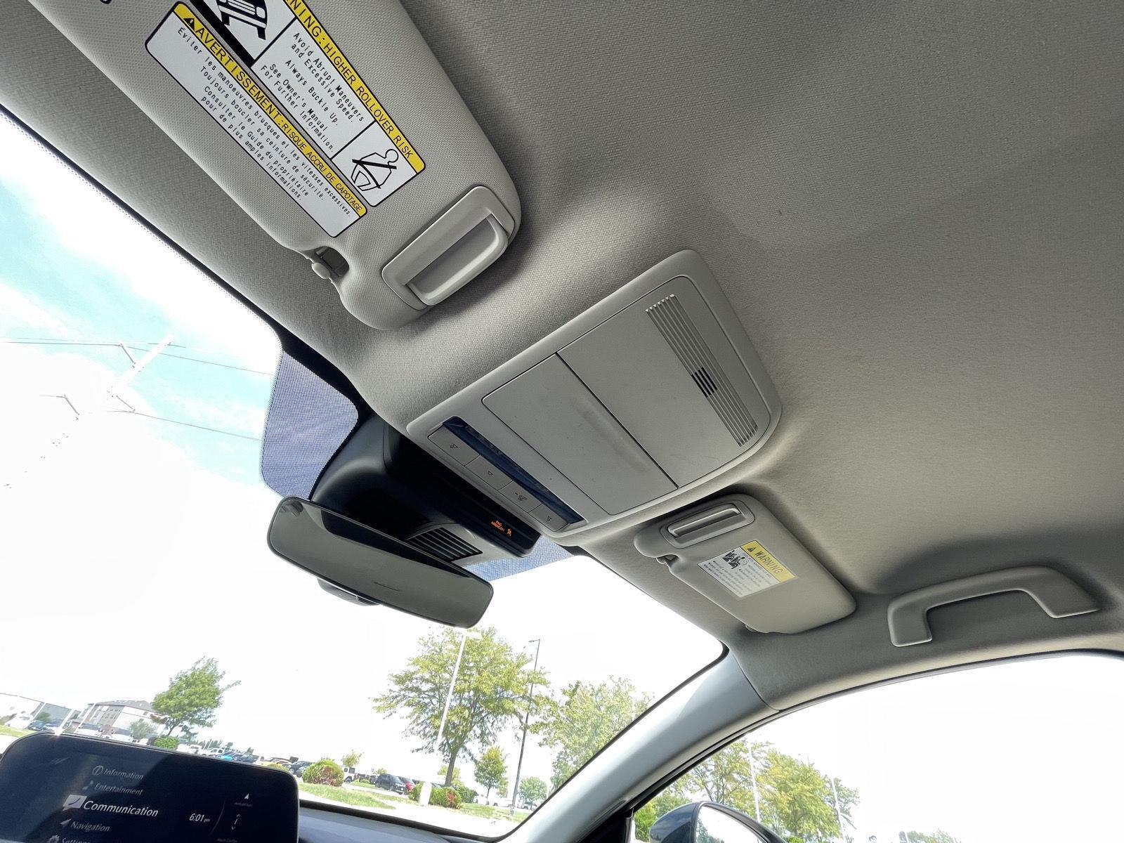 Vehicle photo 20