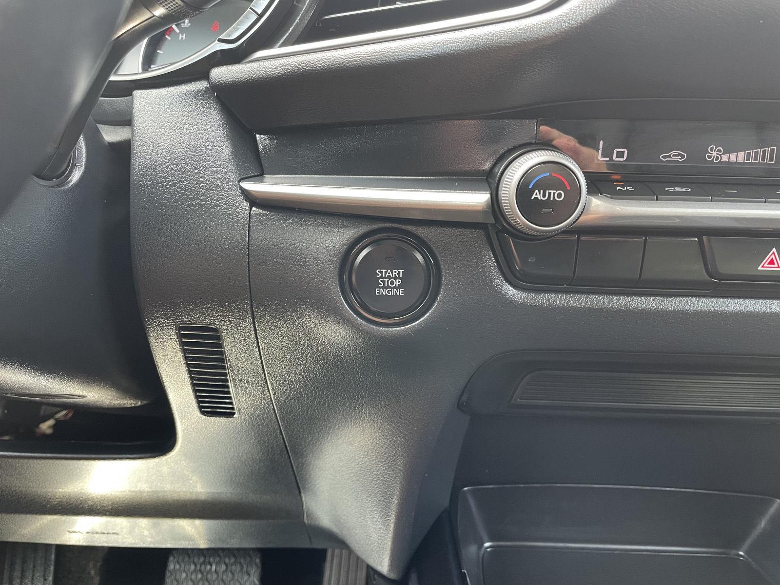 Vehicle photo 23