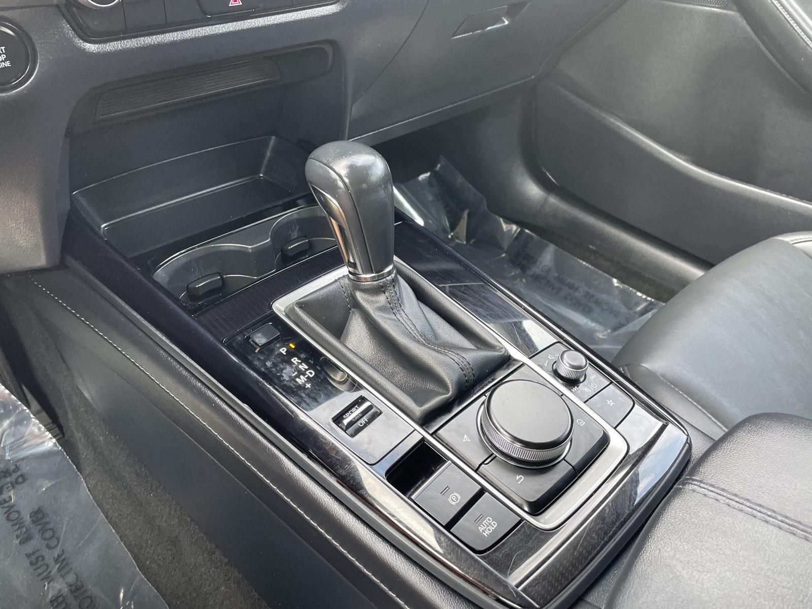 Vehicle photo 26