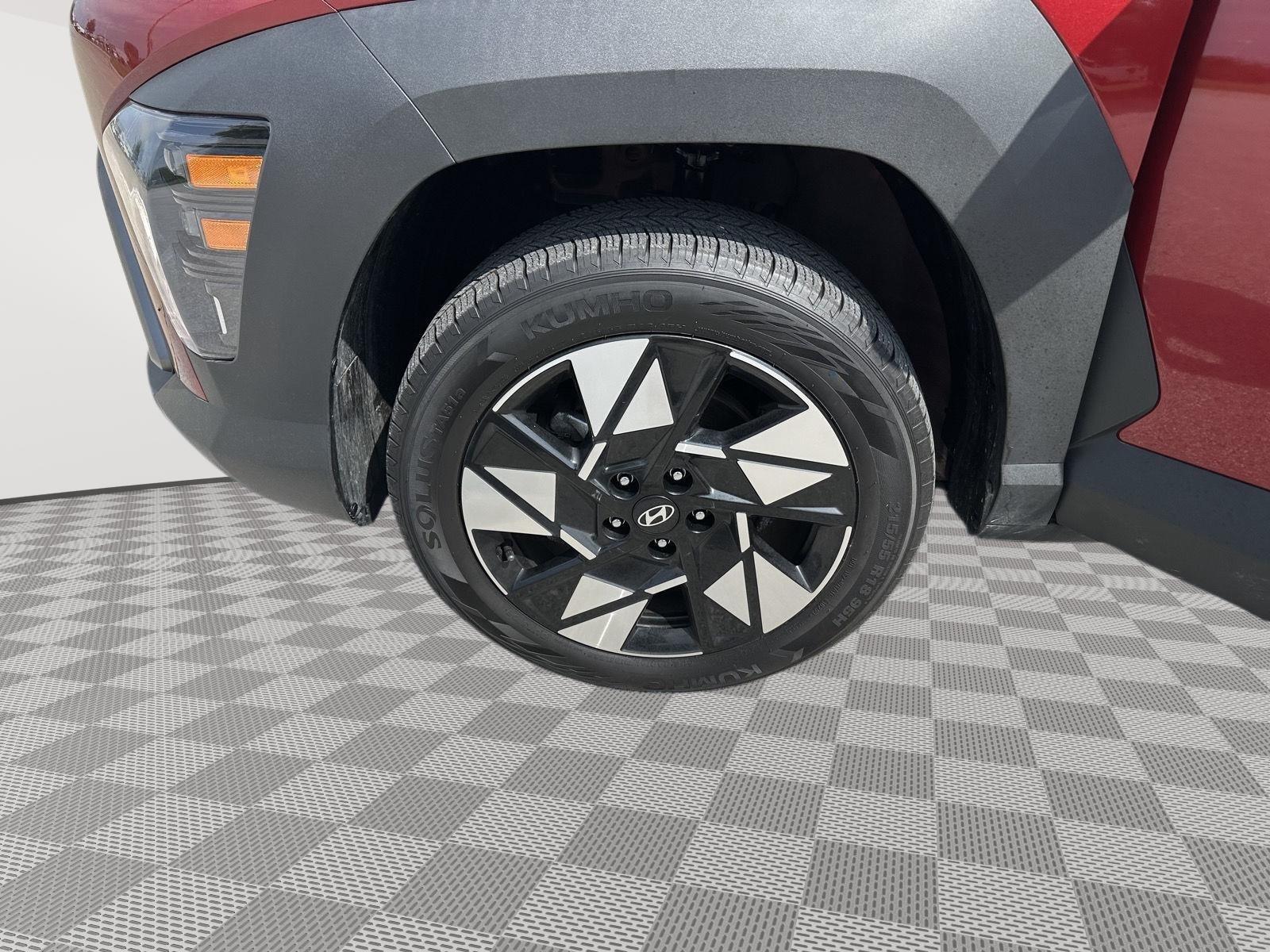 Vehicle photo 10