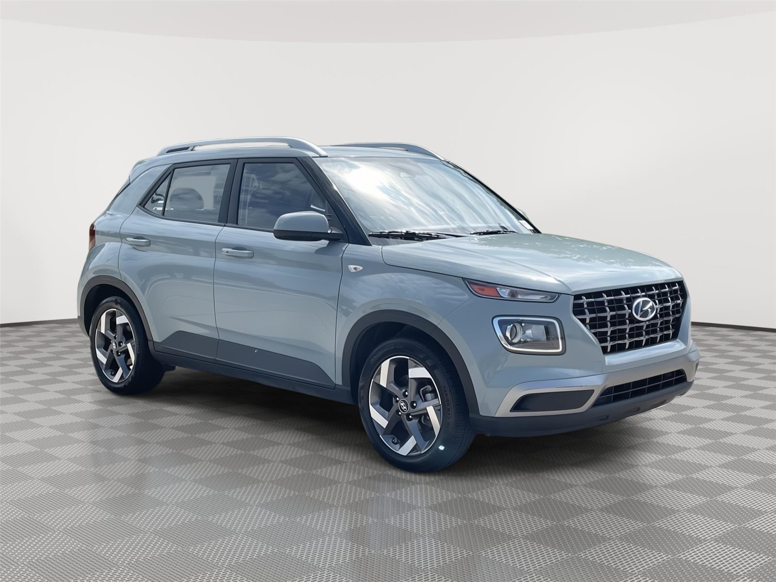 Vehicle photo 5