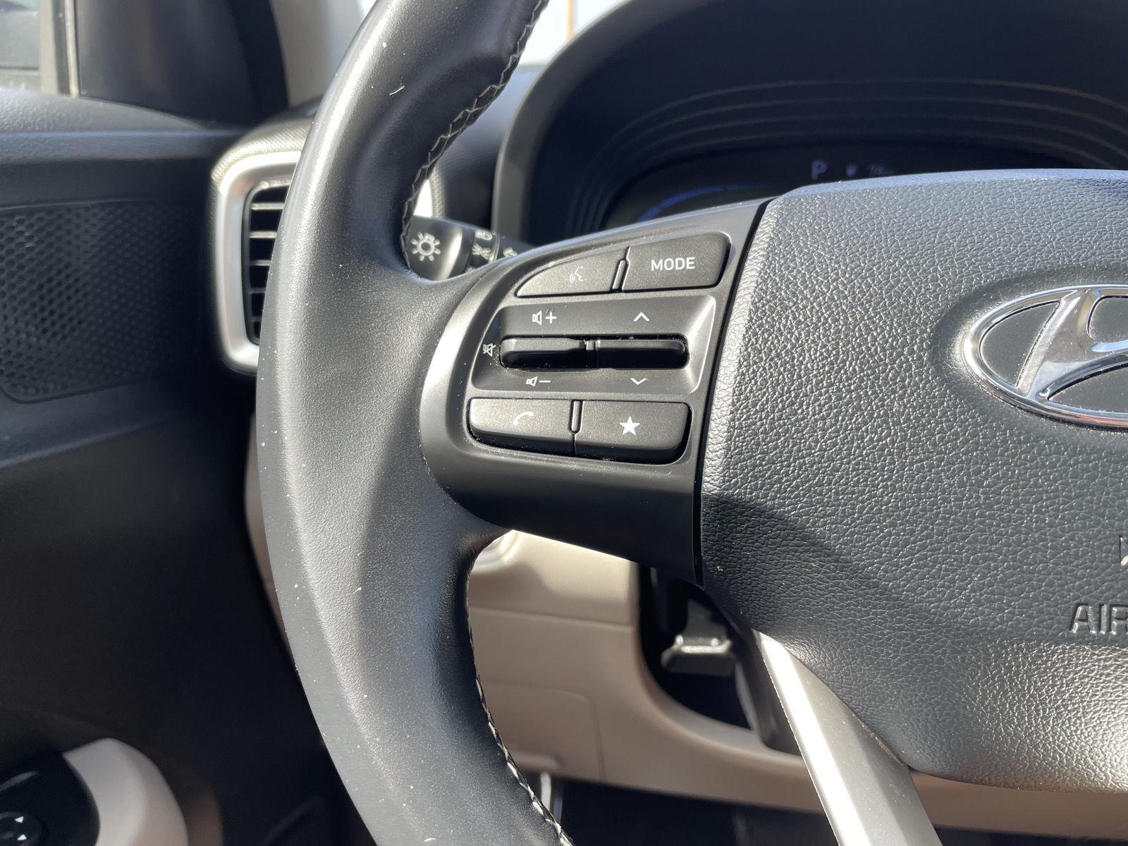 Vehicle photo 13