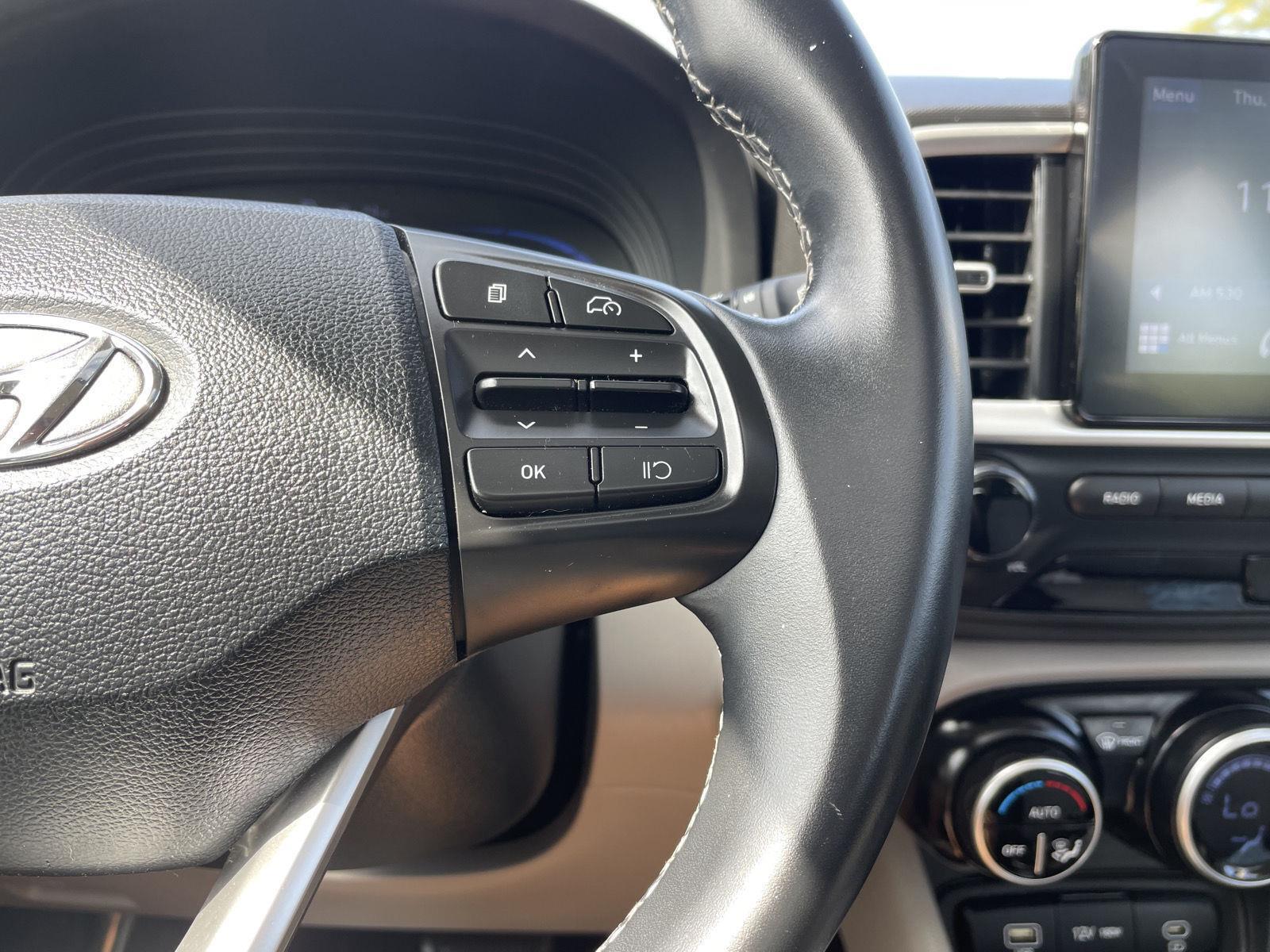 Vehicle photo 14