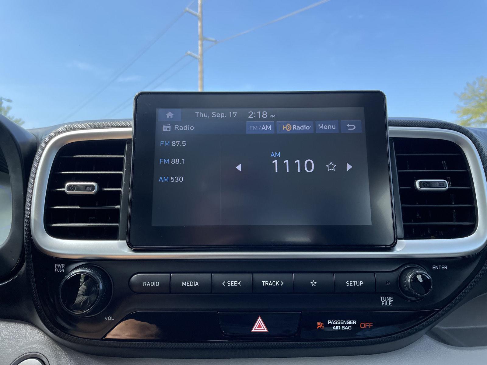 Vehicle photo 25