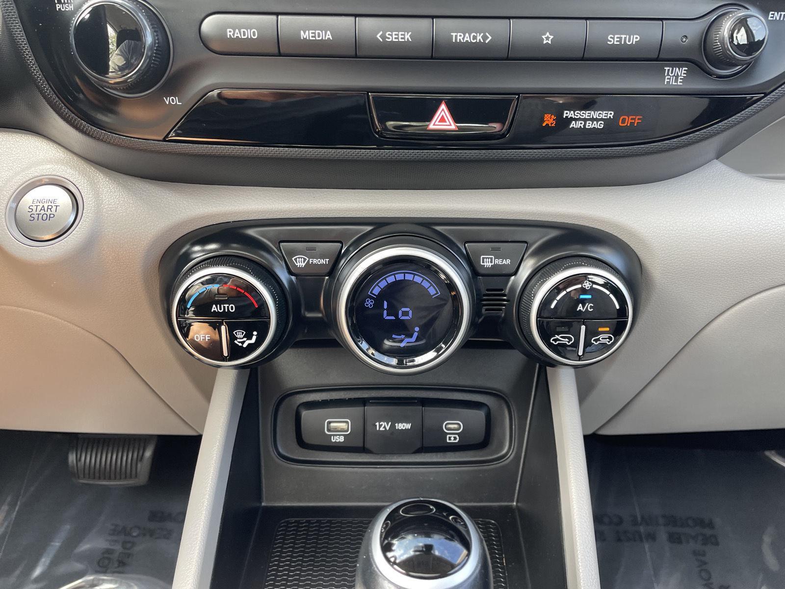 Vehicle photo 26